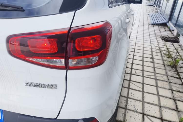 Used Kia KX3 2015 1.6L Automatic Two-Wheel Drive DLX Right Rear Taillight