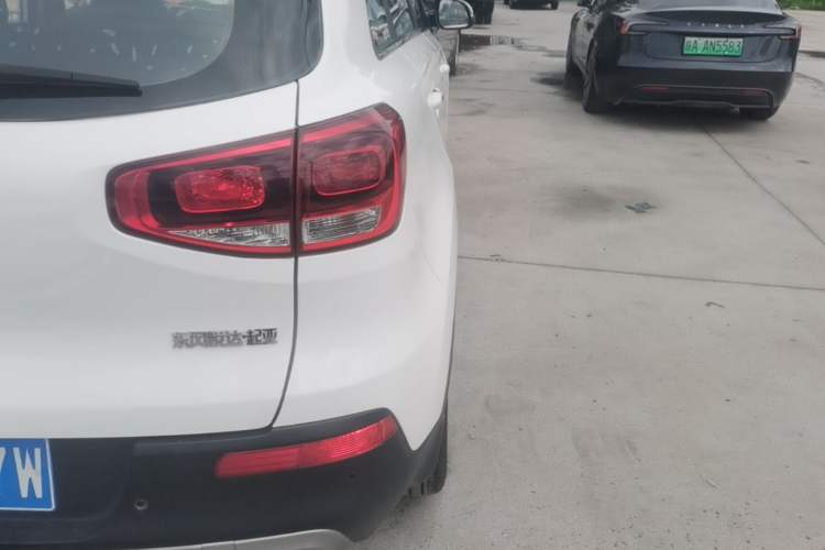 Used Kia KX3 2015 1.6L Automatic Two-Wheel Drive DLX Right Rear Taillight