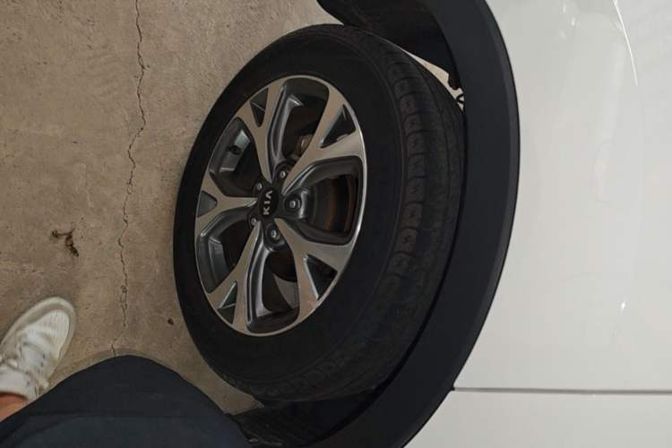 Used Kia KX3 2015 1.6L Automatic Two-Wheel Drive DLX Right Rear Wheel Hub