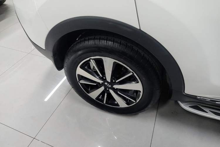 Used Kia KX3 2015 1.6T Automatic Two-Wheel Drive DLX Right Rear Wheel Hub
