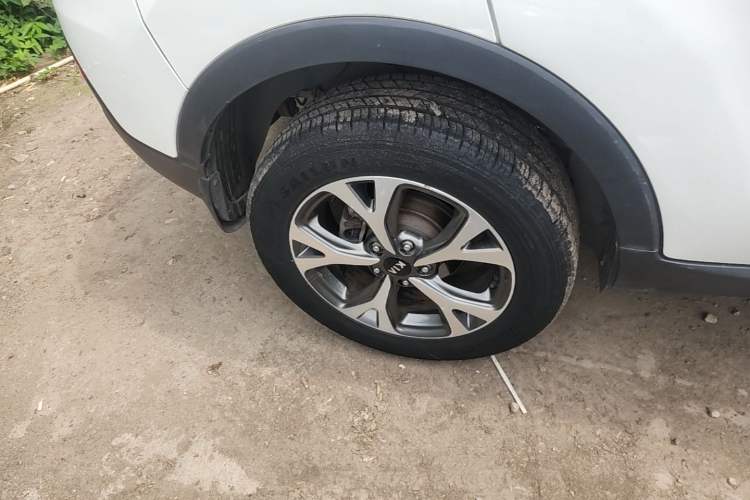 Used Kia KX3 2015 1.6L Automatic Two-Wheel Drive DLX Right Rear Wheel Hub