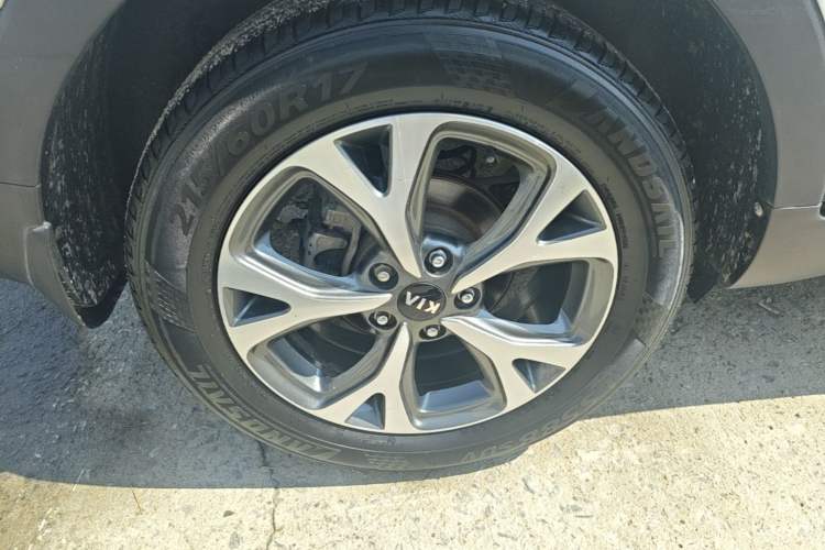 Used Kia KX3 2015 1.6L Automatic Two-Wheel Drive DLX Right Rear Wheel Hub