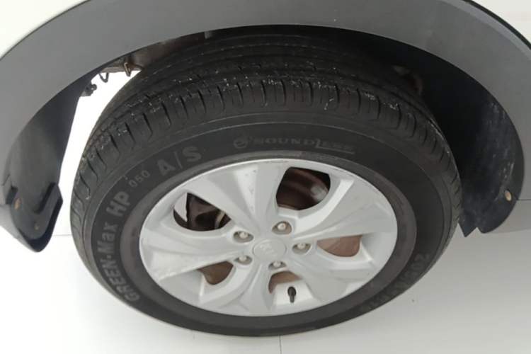 Used Kia KX3 2015 1.6L Automatic Two-Wheel Drive GLS Right Rear Wheel Hub