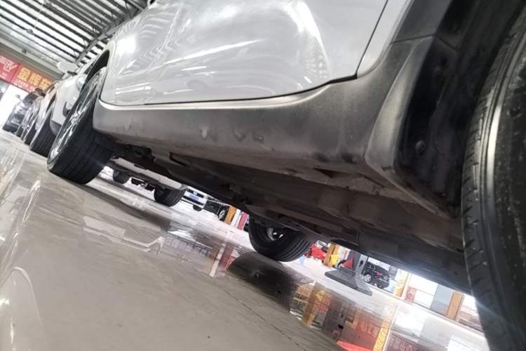 Used Kia KX3 2015 1.6L Automatic Two-Wheel Drive DLX Right Side Sill