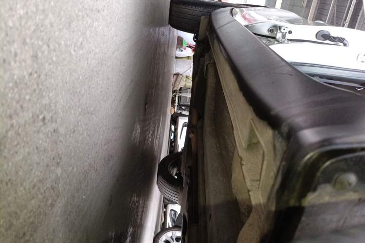 Used Kia KX3 2015 1.6L Automatic Two-Wheel Drive DLX Right Side Sill