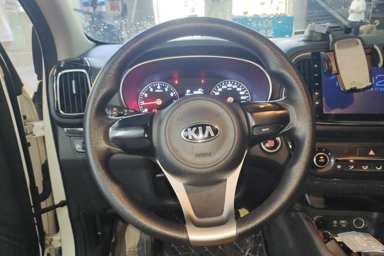 Used Kia KX3 2015 1.6L Automatic Two-Wheel Drive DLX Steering Wheel