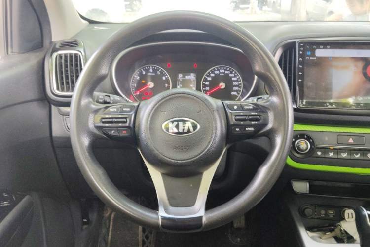 Used Kia KX3 2015 1.6L Automatic Two-Wheel Drive DLX Steering Wheel