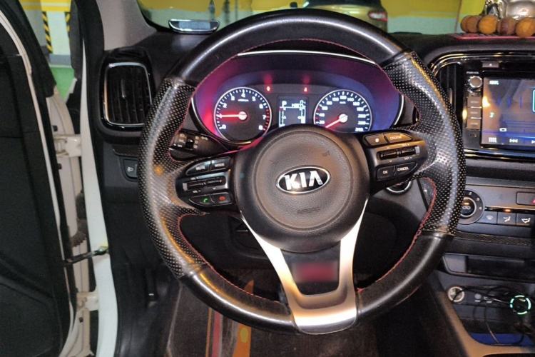 Used Kia KX3 2015 1.6L Automatic Two-Wheel Drive DLX Steering Wheel