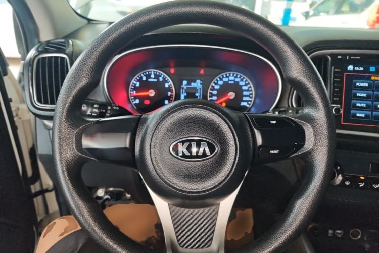 Used Kia KX3 2015 1.6L Automatic Two-Wheel Drive DLX Steering Wheel