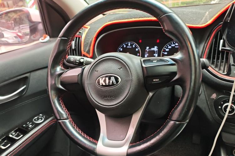 Used Kia KX3 2015 1.6T Automatic Two-Wheel Drive DLX Steering Wheel