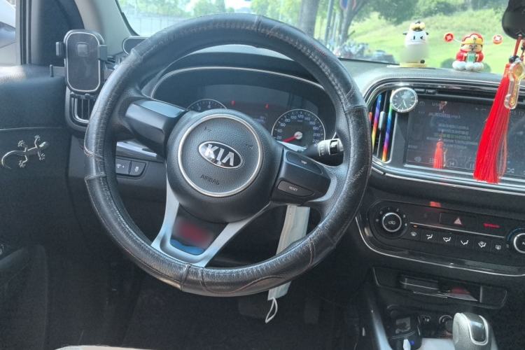 Used Kia KX3 2015 1.6L Automatic Two-Wheel Drive DLX Steering Wheel