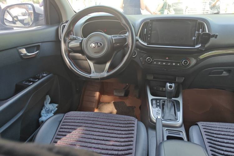 Used Kia KX3 2015 1.6L Automatic Two-Wheel Drive DLX Steering Wheel