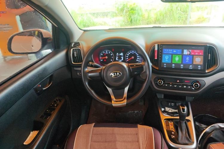 Used Kia KX3 2015 1.6L Automatic Two-Wheel Drive DLX Steering Wheel