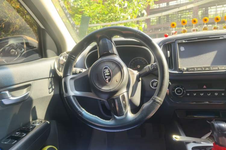 Used Kia KX3 2015 1.6L Automatic Two-Wheel Drive DLX Steering Wheel