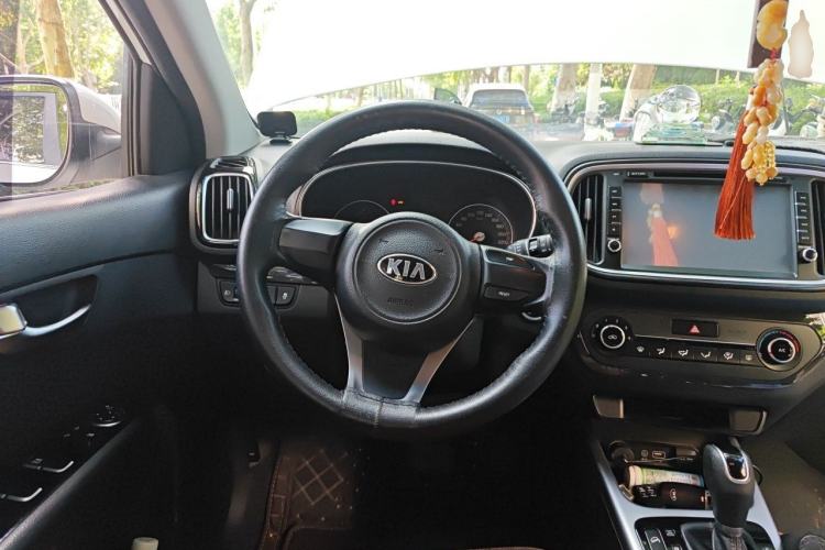 Used Kia KX3 2015 1.6L Automatic Two-Wheel Drive DLX Steering Wheel
