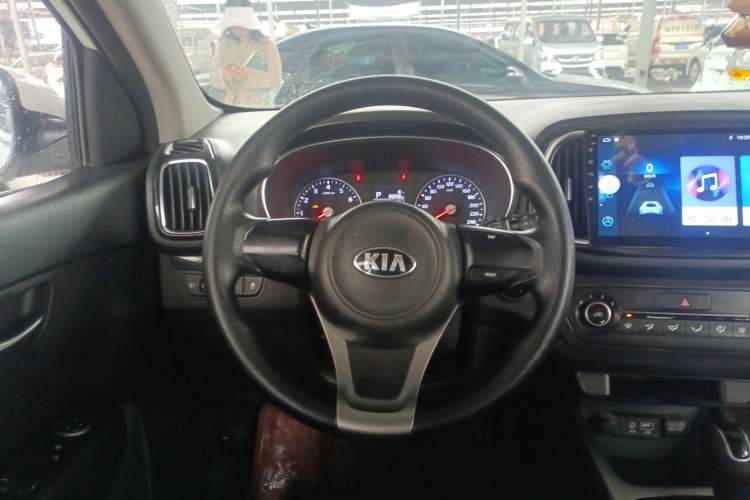Used Kia KX3 2015 1.6L Automatic Two-Wheel Drive DLX Steering Wheel