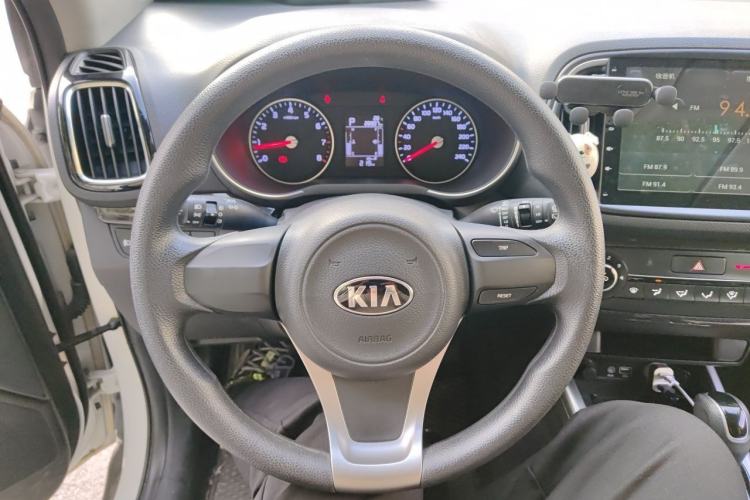Used Kia KX3 2015 1.6L Automatic Two-Wheel Drive DLX Steering Wheel