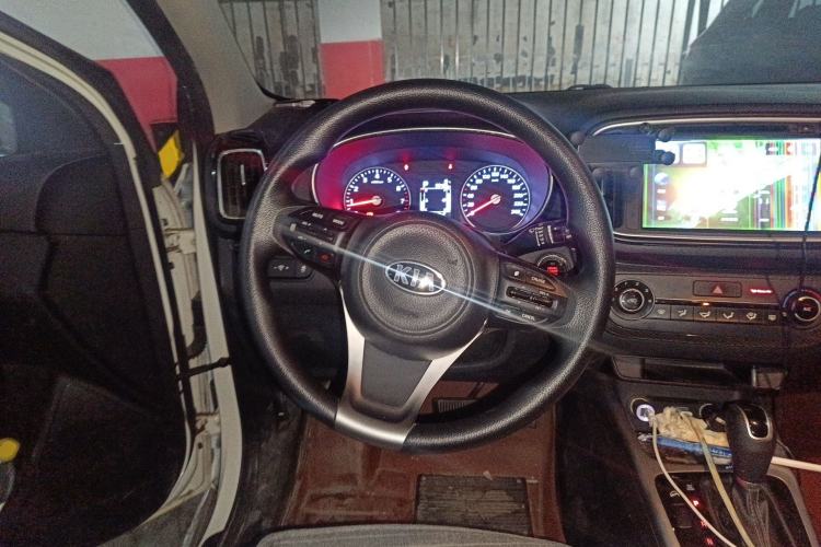 Used Kia KX3 2015 1.6L Automatic Two-Wheel Drive DLX Steering Wheel