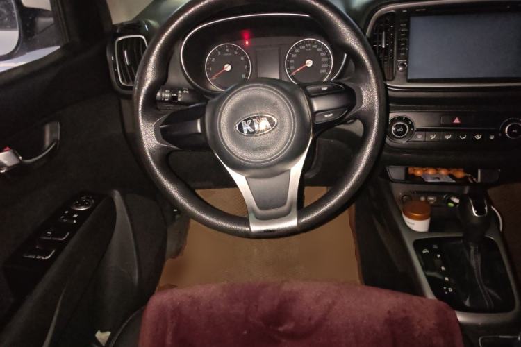 Used Kia KX3 2015 1.6L Automatic Two-Wheel Drive DLX Steering Wheel