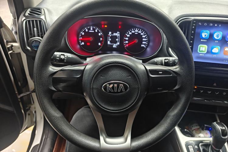 Used Kia KX3 2015 1.6L Automatic Two-Wheel Drive DLX Steering Wheel