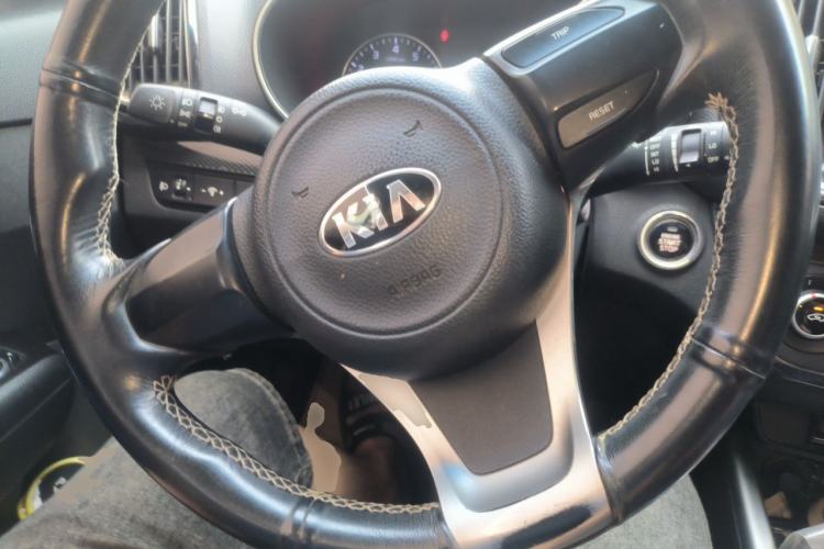 Used Kia KX3 2015 1.6L Automatic Two-Wheel Drive DLX Steering Wheel