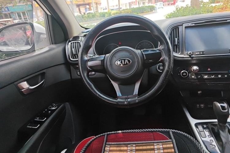 Used Kia KX3 2015 1.6L Automatic Two-Wheel Drive DLX Steering Wheel