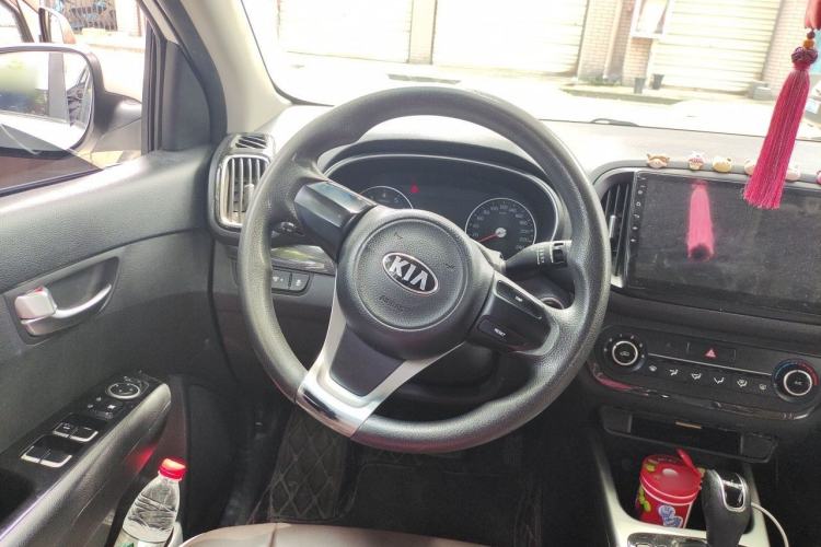 Used Kia KX3 2015 1.6L Automatic Two-Wheel Drive DLX Steering Wheel
