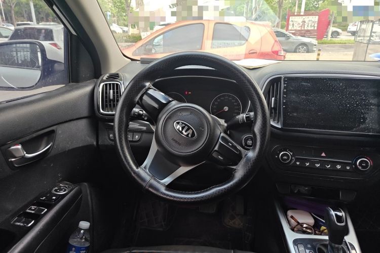 Used Kia KX3 2015 1.6L Automatic Two-Wheel Drive DLX Steering Wheel