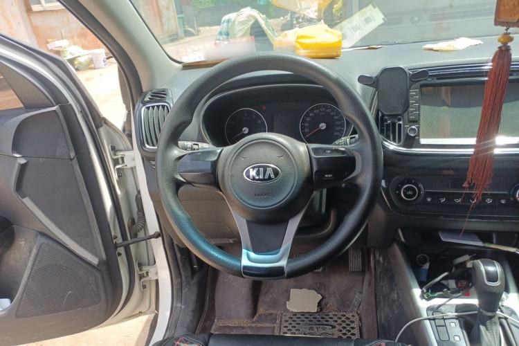 Used Kia KX3 2015 1.6L Automatic Two-Wheel Drive DLX Steering Wheel