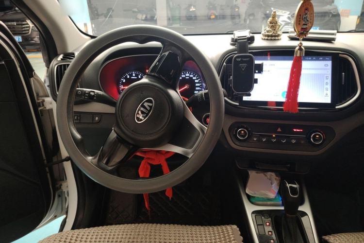 Used Kia KX3 2015 1.6L Automatic Two-Wheel Drive DLX Steering Wheel