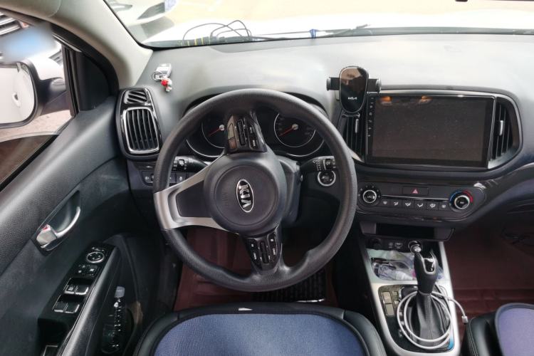 Used Kia KX3 2015 1.6L Automatic Two-Wheel Drive DLX Steering Wheel