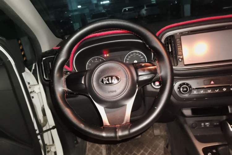 Used Kia KX3 2015 1.6L Automatic Two-Wheel Drive DLX Steering Wheel