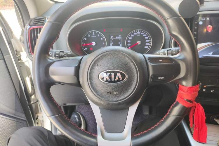 Used Kia KX3 2015 1.6T Automatic Two-Wheel Drive DLX Steering Wheel