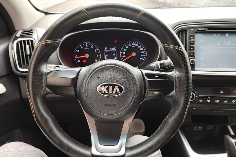 Used Kia KX3 2015 1.6L Automatic Two-Wheel Drive DLX Steering Wheel