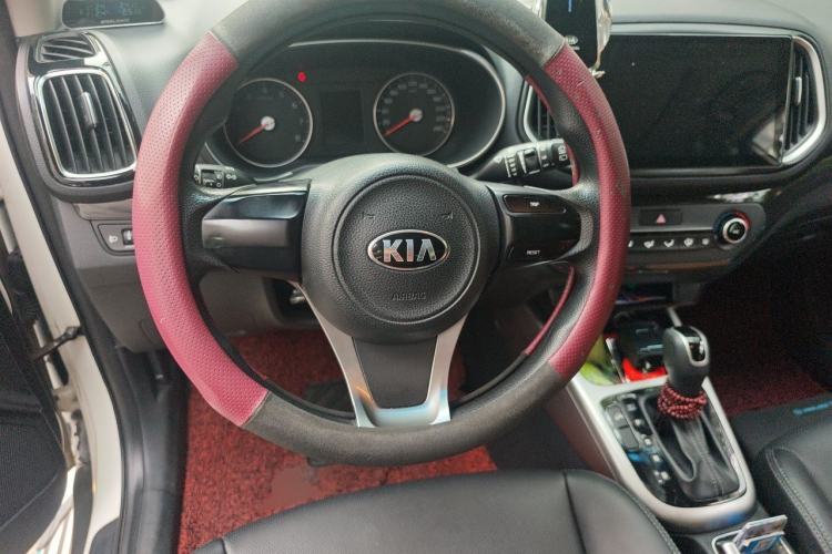 Used Kia KX3 2015 1.6L Automatic Two-Wheel Drive DLX Steering Wheel