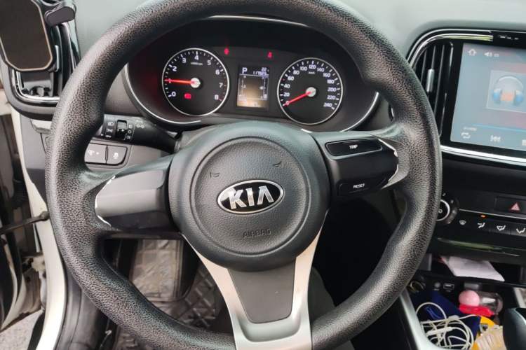 Used Kia KX3 2015 1.6L Automatic Two-Wheel Drive DLX Steering Wheel