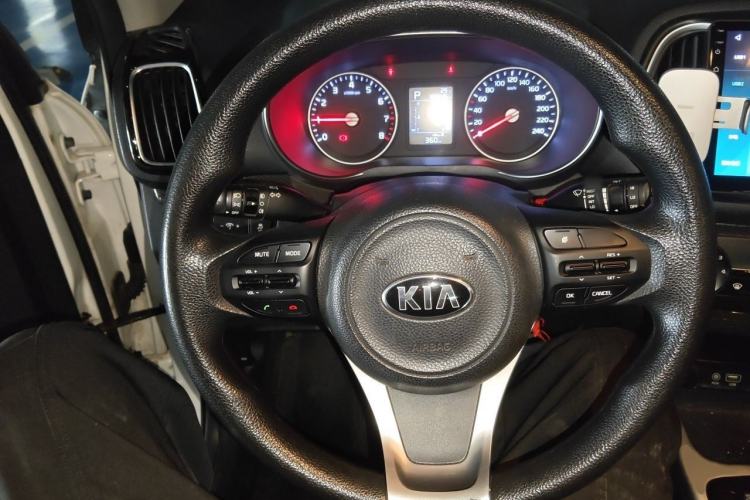 Used Kia KX3 2015 1.6L Automatic Two-Wheel Drive DLX Steering Wheel