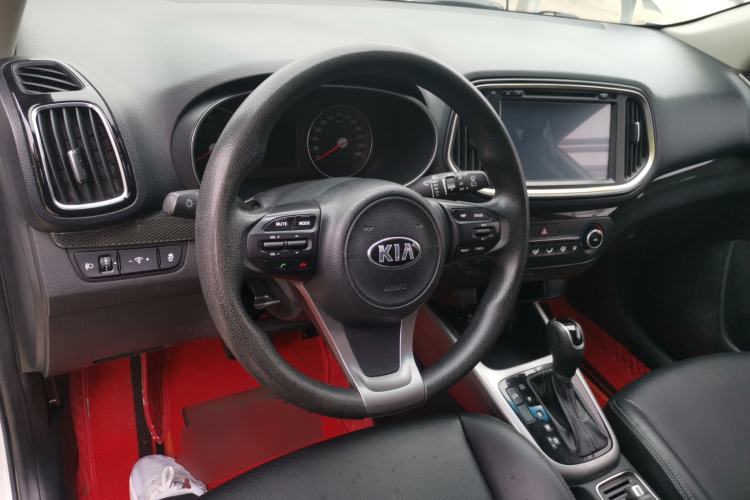 Used Kia KX3 2015 1.6L Automatic Two-Wheel Drive DLX Steering Wheel