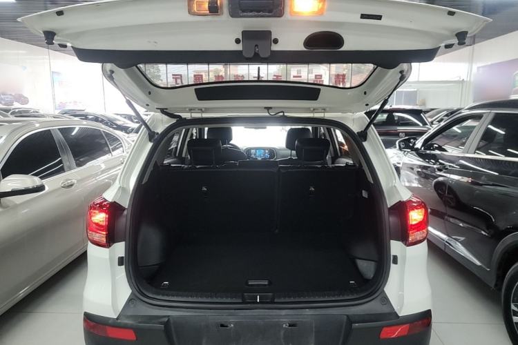 Used Kia KX3 2015 1.6T Automatic Two-Wheel Drive DLX Trunk