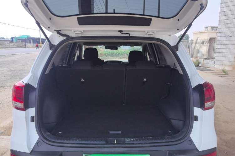 Used Kia KX3 2015 1.6L Manual Two-Wheel-Drive GLS Trunk
