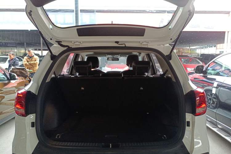 Used Kia KX3 2015 1.6L Automatic Two-Wheel Drive DLX Trunk