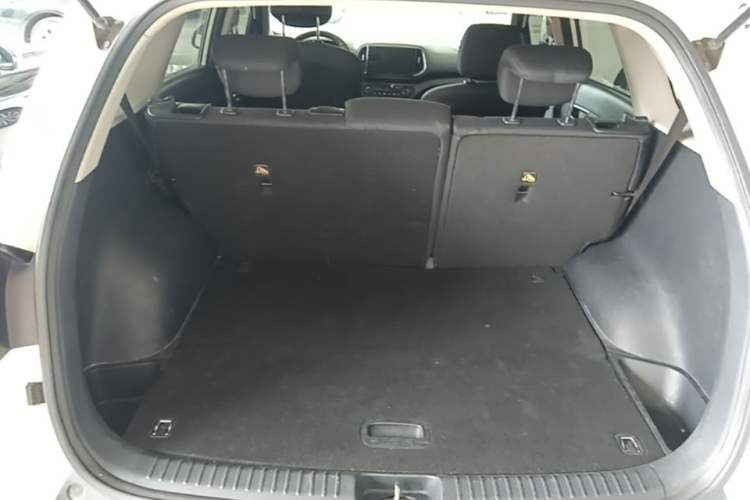 Used Kia KX3 2015 1.6L Automatic Two-Wheel Drive GLS Trunk