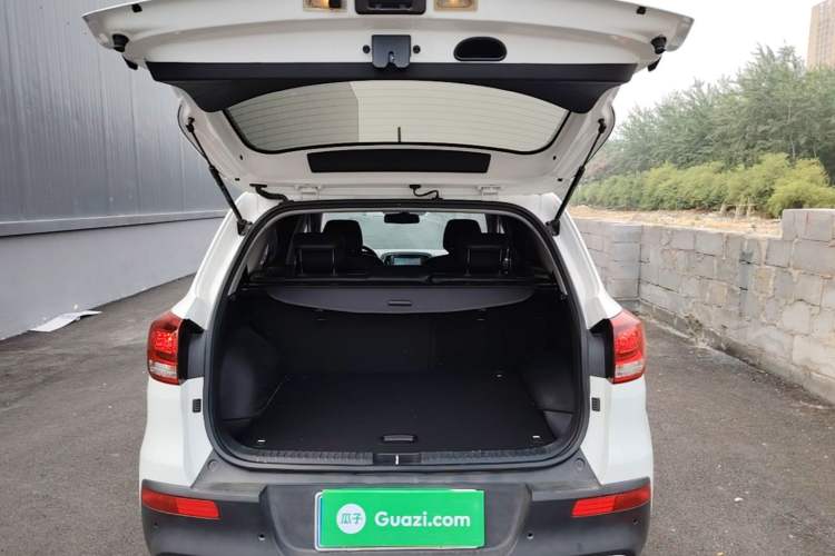 Used Kia KX3 2015 1.6L Automatic Two-Wheel Drive DLX Trunk