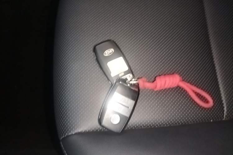 Used Kia KX3 2015 1.6L Automatic Two-Wheel Drive DLX Vehicle Key