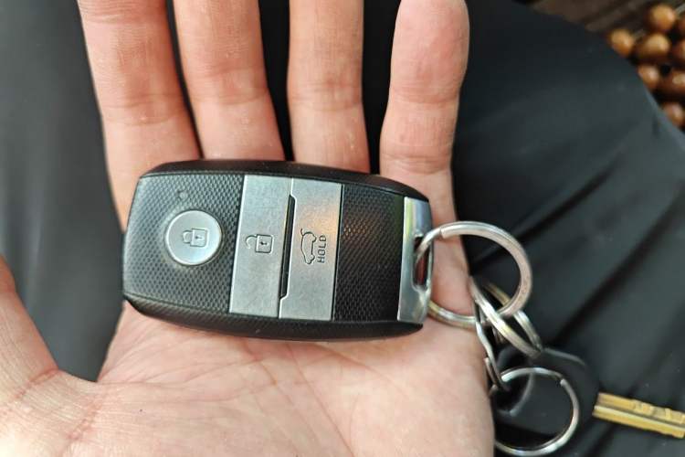 Used Kia KX3 2015 1.6L Automatic Two-Wheel Drive DLX Vehicle Key