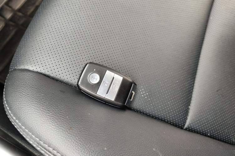 Used Kia KX3 2015 1.6L Automatic Two-Wheel Drive DLX Vehicle Key