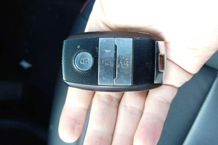 Used Kia KX3 2015 1.6T Automatic Two-Wheel Drive DLX Vehicle Key