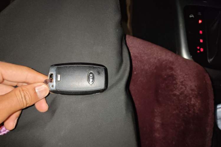 Used Kia KX3 2015 1.6L Automatic Two-Wheel Drive DLX Vehicle Key