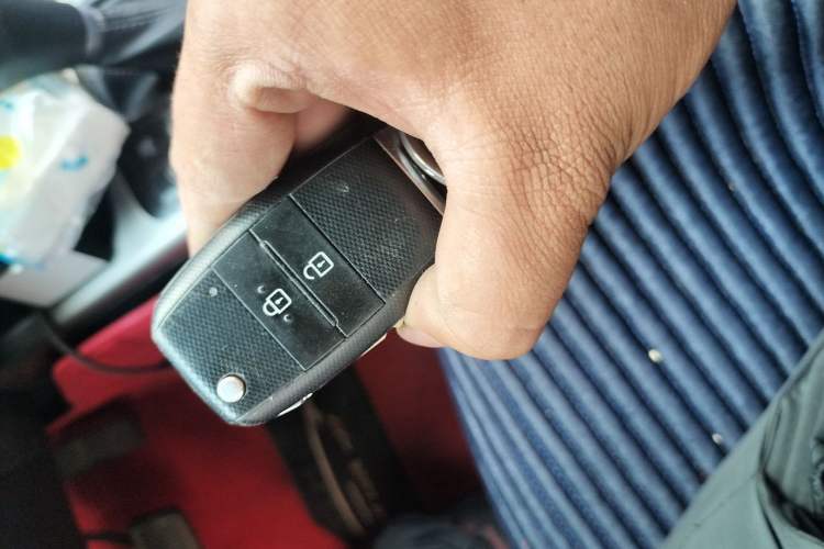 Used Kia KX3 2015 1.6L Automatic Two-Wheel Drive GLS Vehicle Key