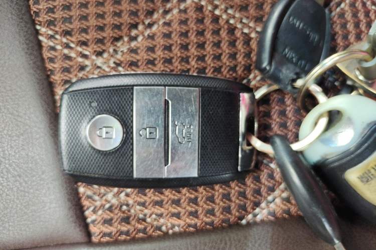 Used Kia KX3 2015 1.6L Automatic Two-Wheel Drive DLX Vehicle Key